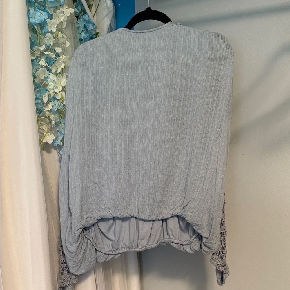 Free People light blue boho Crochet sleeve Blouse top long sleeves - Picture 3 of 4
